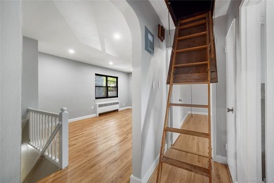 Beautiful 2 Bedroom Upper Unit in Desirable Windsor Oaks. This - photo 12