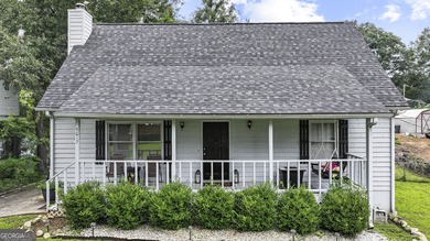 Lake Lanier Home For Sale in Oakwood Georgia