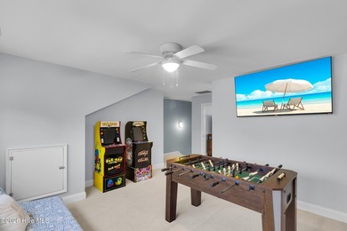 Spectacular beach house located on a 1.4 acre private piece of - photo 40