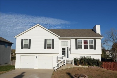 (private lake, pond, creek) Home For Sale in Kansas City Kansas