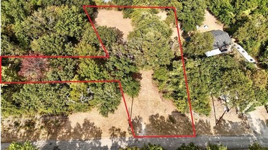 Cedar Creek Lake Lot For Sale in Log Cabin Texas