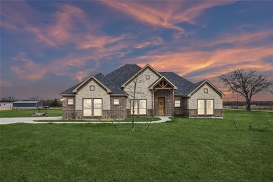 Lake Tawakoni Home For Sale in Quinlan Texas