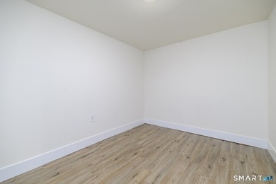 Welcome to 206 Ridgefield Ave located in Mill Hill neighborhood - photo 26