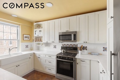 Move-In Ready! Light-filled high floor magnificently renovated 2 - photo 6