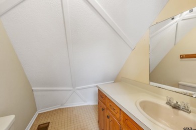 Welcome to your own waterfront retreat on beautiful Lake - photo 19