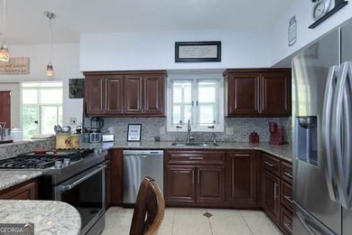 Owners are purchasing additional property & moving in the near - photo 6