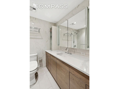 Welcome to an exquisite residence on Fifth Avenue, Manhattan - photo 9