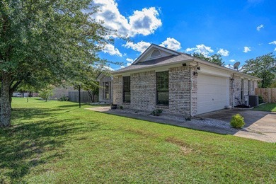 Welcome to this beautiful 3-bedroom, 2-bath, brick home that - photo 6
