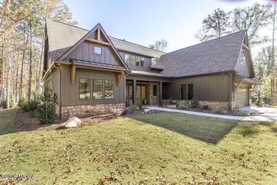 Lake Front Living at its Best!! Fully Furnished Stunning Newly - photo 2