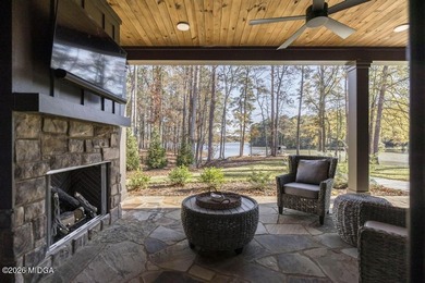 Lake Front Living at its Best!! Fully Furnished Stunning Newly - photo 10
