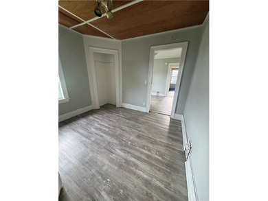 Amazing investor opportunity with strong cash flow potential! - photo 2