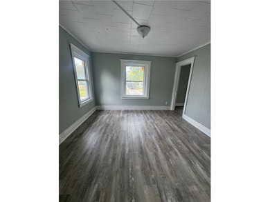 Amazing investor opportunity with strong cash flow potential! - photo 5