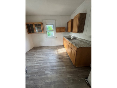 Amazing investor opportunity with strong cash flow potential! - photo 6