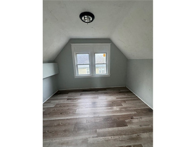 Amazing investor opportunity with strong cash flow potential! - photo 8