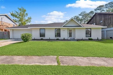 Lake Pontchartrain Home For Sale in Slidell Louisiana