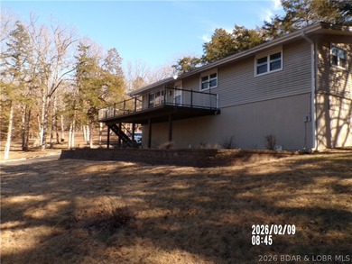 3 Bedroom, 2 bath home with unfinished basement for storage or - photo 2