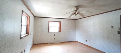 Charming brick ranch situated on a cul-de-sac with a - photo 21