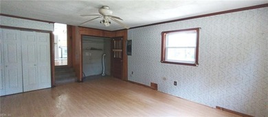 Charming brick ranch situated on a cul-de-sac with a - photo 22
