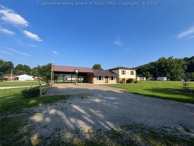 Well-maintained 3-bedroom, 2 full bath home situated on a - photo 1