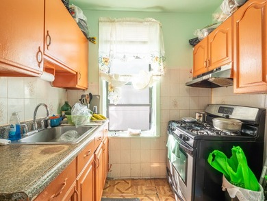 Opportunity awaits in East Tremont, The Bronx! Enjoy a - photo 12