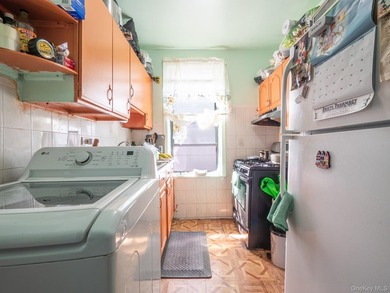 Opportunity awaits in East Tremont, The Bronx! Enjoy a - photo 14