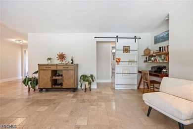 Beautifully remodeled Fort Myers pool home on an oversized - photo 22