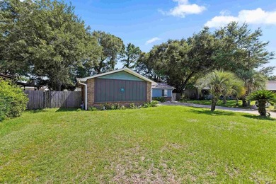 OPEN HOUSE THIS SUNDAY 12-2PM !! Tucked away on a quiet - photo 3
