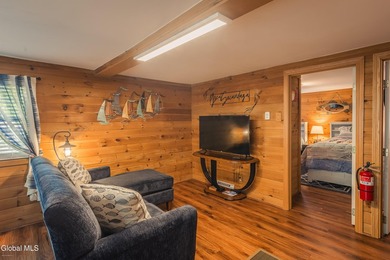 Charming, move-in-ready cottage in Broadalbin, just steps from - photo 14