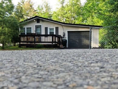 Charming, move-in-ready cottage in Broadalbin, just steps from - photo 25