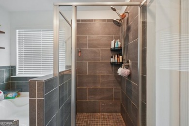 Privacy, peaceful wooded views, and modern construction come - photo 27