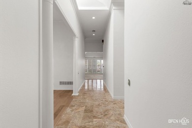 The heart of the home has a whole new look! This beautiful home - photo 7