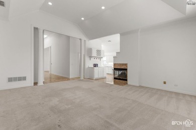 The heart of the home has a whole new look! This beautiful home - photo 10
