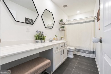 Privacy, peaceful wooded views, and modern construction come - photo 36