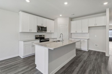 Lake Home Sale Pending in Farmersville, Texas