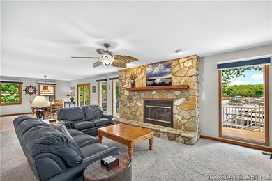 4 BED/4.5 BATHS/3600+ SQ.FT., 115' LAKEFRONT ON 2 LOTS WITH - photo 12