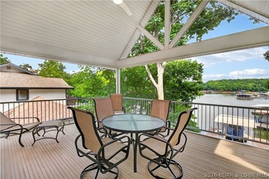 4 BED/4.5 BATHS/3600+ SQ.FT., 115' LAKEFRONT ON 2 LOTS WITH - photo 14
