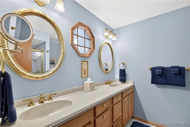 4 BED/4.5 BATHS/3600+ SQ.FT., 115' LAKEFRONT ON 2 LOTS WITH - photo 19