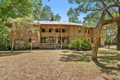 Suwannee River - Gilchrest County Home For Sale in Old Town Florida