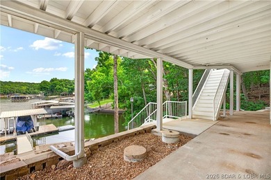 4 BED/4.5 BATHS/3600+ SQ.FT., 115' LAKEFRONT ON 2 LOTS WITH - photo 35