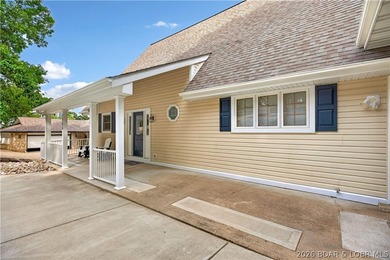 4 BED/4.5 BATHS/3600+ SQ.FT., 115' LAKEFRONT ON 2 LOTS WITH - photo 47