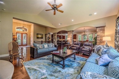 Location... Location... Location! Stunning Home located in Porto - photo 7