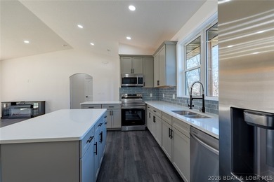Enjoy main-level living in the highly sought after Porto Cima - photo 4