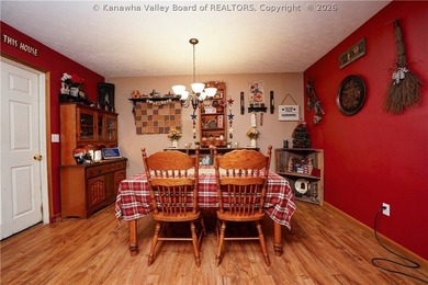 PEACEFUL, PRIVATE COUNTRY SETTING ON 1.2 ACRES IN POCA! THIS - photo 8