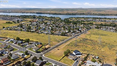Build your vision on this BEAUTIFUL lot! Offering expansive view - photo 2