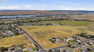 Build your vision on this BEAUTIFUL lot! Offering expansive view - photo 3