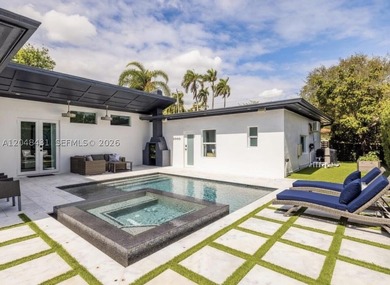 Mid-century modern 4bed/4bath pool home on oversized corner lot - photo 30