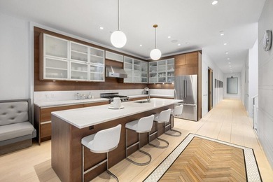Penthouse Perfection at 85 Leonard - A Rare Tribeca Showpiece - photo 4