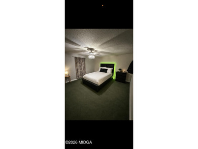Charming 3 bedroom, 2 bath home full of potential! Perfect for a - photo 6