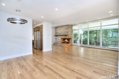 This is a truly must-see home! A modernized Mid-Century - photo 8