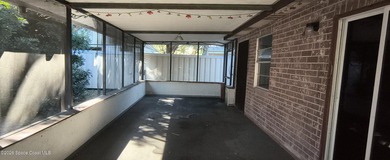 Unlock the potential of this 3-bedroom, 2-bathroom home nestled - photo 17
